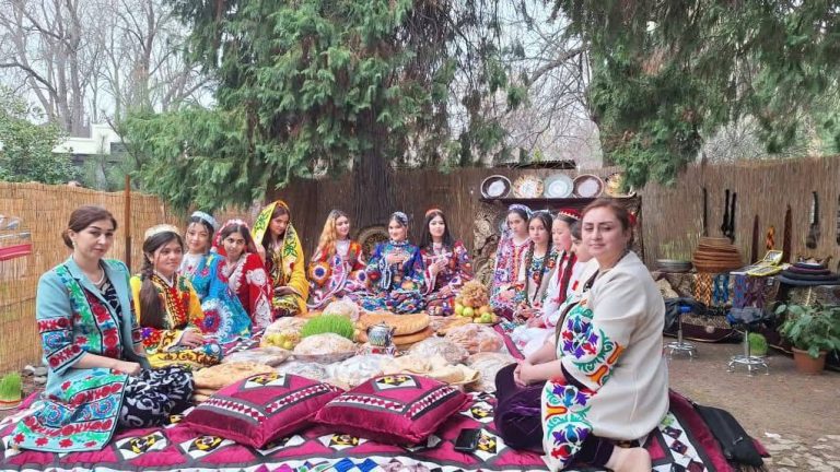 Дар Боғи Ирам Фестивали байналмилалии сайёҳии